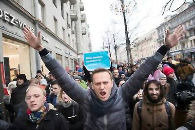 Russian Opposition Leader Navalny 'risks His Life Every Day'