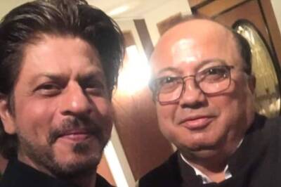 When Shah Rukh Khan Posed for A Selfie: Twitter User Shares Sweet Story of His Dad Meeting the Superstar