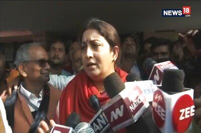 After Dousing Fire in Farm Field, Smriti Irani Asks Why Was Rahul Missing From Amethi