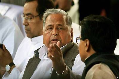 DA case: Oppn slams Cong over CBI's reported decision to give a clean chit to Mulayam