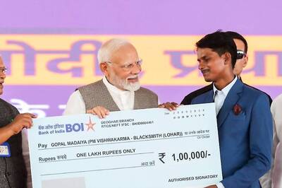 ‘Run by Tukde Tukde Gang, Urban Naxals’: In Maharashtra, PM Modi Slams Congress for Farmers’ Woes