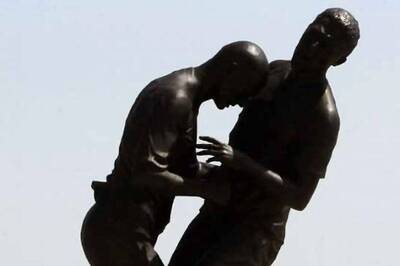 Qatar to Put Zinedine Zidane Headbutt Statue Back on Show for World Cup