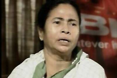 Sonia seeks Mamata's assurance on women's bill