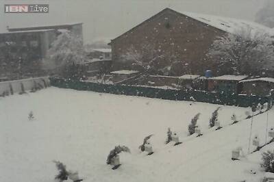 Wow! Kashmir looks beautiful after fresh snowfall