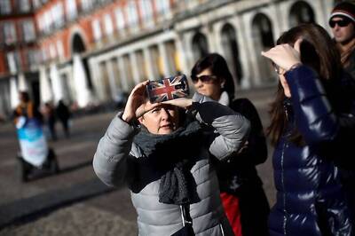 Spain Sees Record Number of Tourists in 2016