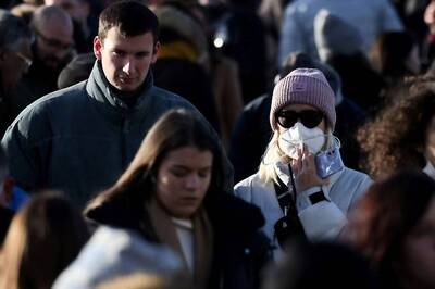 EU Watchdog Says Omicron 'Mostly Mild' as WHO Warns on Vaccine Hoarding