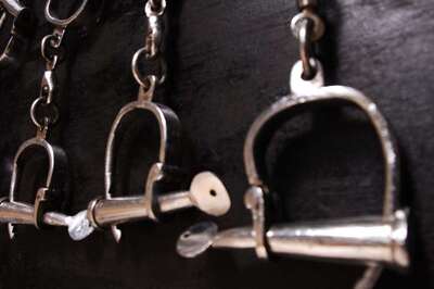 K'taka Mother Arrested for 'Trying to Smuggle' Hashish Oil Worth Rs 5 Lakh to Son in Prison