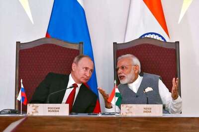 India Risks US Sanctions With $5-billion Purchase of Russian Missiles