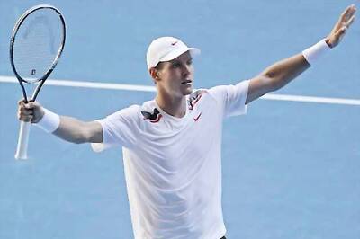 Berdych booed by Rod Laver crowd