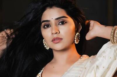 Megha Shetty Exudes Ethnic Vibes In White Saree, Fans Enthralled