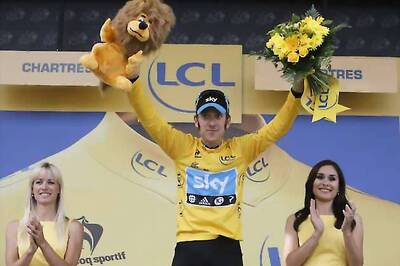 Cycling champion Wiggins knighted in UK New Year Honours