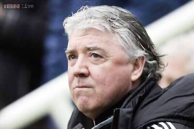Newcastle's director of football Joe Kinnear resigns