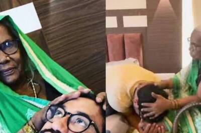 Watch: Nirahua Takes Mother’s Blessings After Big Azamgarh Bypoll Victory