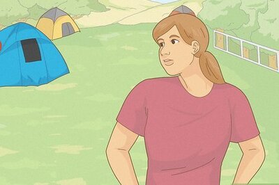 How to Discreetly Pee Outside in Public