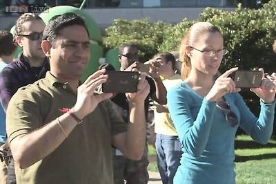 Did Google accidentally leak the Nexus 5 in Android 4.4  KitKat video?