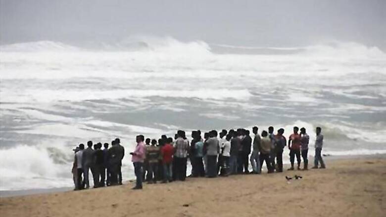 Cyclone Phailin threatens 12 million along India's eastern coast, says NDMA