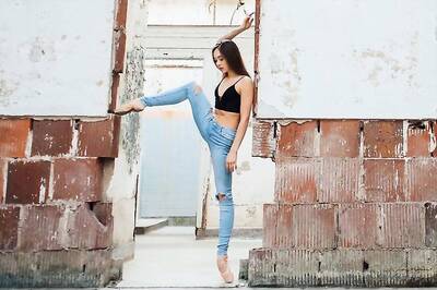 Move Over Skinny Jeans, 5 Other Jeans You Should Try