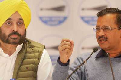 Luxury Bus Service from Punjab to Delhi Airport Launched by Kejriwal, Mann