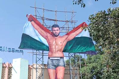 Vijay Deverakonda's Fans Erect 75 Feet Cutout of Actor Ahead of Liger's Trailer Release, See Pic