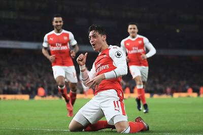 EPL: Mesut Ozil Proves Worth as Arsenal go Top