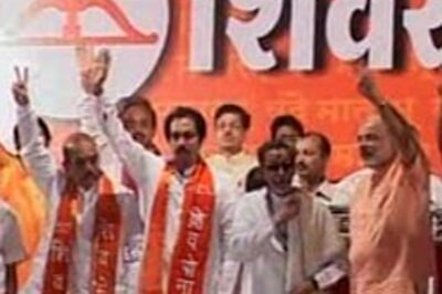 Sainiks try to marry couple on V-day