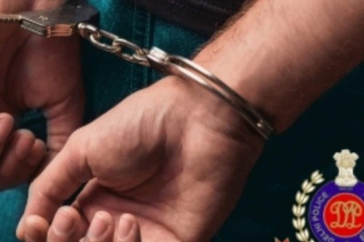 Man Stabs Class 12 Girl in Delhi; Family Says He Had Been 'Annoying' Her for Weeks