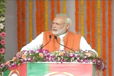 PM Modi Praises Nehru in Poll-bound UP, Rips Into Congress for Failing Him