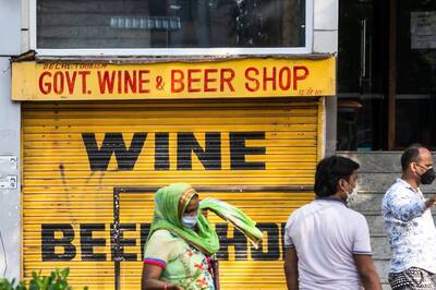 Delhi Liquor Row: Hotels, Bars, Shops Closed as Excise Department Yet to Issue Extension Order