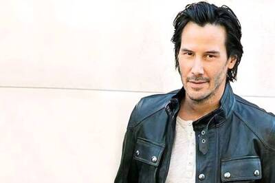 Keanu Reeves Cutely Responds to Young Fan's 'Rapid-Fire' at New York Airport; Watch