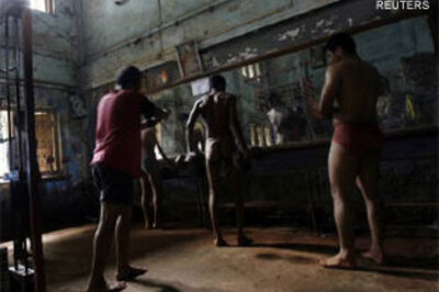 Indian wrestlers at camp complain of poor food