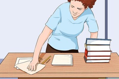 How to Organize Your School Desk