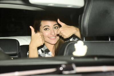 'Neither Dad, Nor Advani Were Given Respect': Sonakshi Sinha Supports Shatrughan's 'Delayed' Quit BJP Call