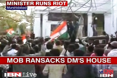 WB: Cong Union Minister, workers ransack DM's home