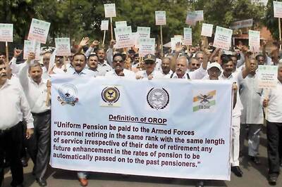 Two ex-servicemen demanding OROP begin fast unto death in Delhi