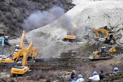 156 dead in Nepal landslide; search called off