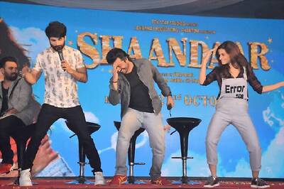 Photo of the day: Shahid Kapoor, Alia Bhatt match steps with director Vikas Bahl at the launch of 'Gulaabo'