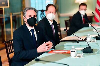 US Grants Sanctions Relief To Iran As Nuke Talks In Balance