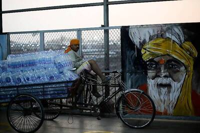 As Lockdown 4.0 Ends, States Issue Varied Guidelines on Curbs; PM Warns Against Laxity in Virus Fight