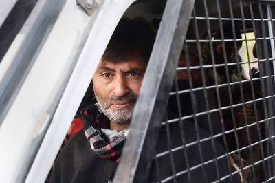 Yasin Malik Detained, Hurriyat Chairman Placed Under House Arrest in Kashmir