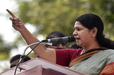 Let's Not Equate Hindi with Nationalism, Says SM Krishna on Kanimozhi Episode