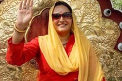 Cops raid Jaya Prada's hotel in Rampur