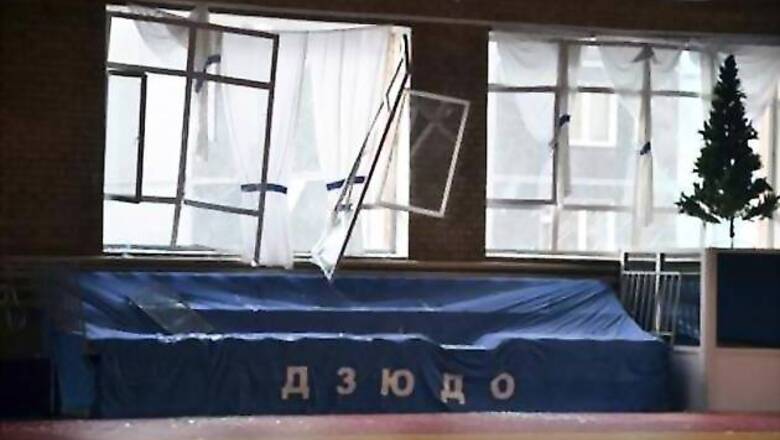 Russia cleans up after meteor blast injures more than 1,000