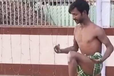 Man Performs Yoga On The Streets, Internet Compares Him With Baba Ramdev
