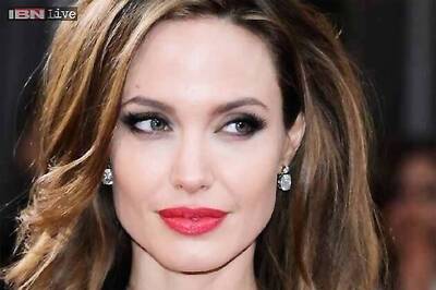 Angelina Jolie removes ovaries, fallopian tubes over cancer fear