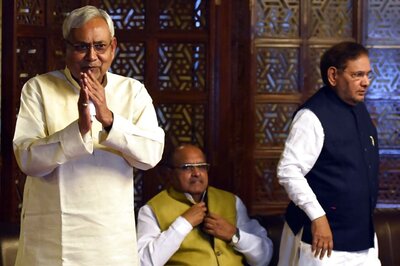 After SP and AIADMK, Now JD(U) Hurtles Towards Power Struggle
