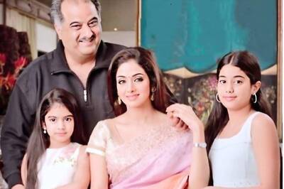 This Pic of Sridevi with Boney Kapoor and Daughter Janhvi, Khushi is Perfect Family Frame