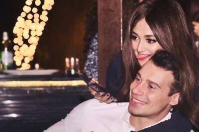 Monali Thakur Lashes at Trolls Calling Her 'Gold Digger' for Marrying Successful Businessman