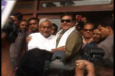 Shatrughan Sinha meets Bihar CM Nitish Kumar, says can't stop BJP from acting against him, party fumes