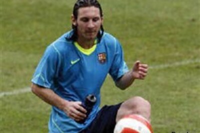 Messi, Heinze in Argentine team for Australia tie