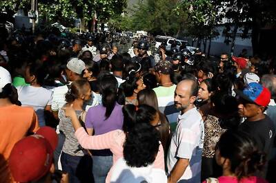 68 Killed in Venezuelan Police Station Riot and Fire
